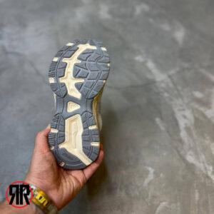 کتونی میزانو Mizuno-نقره ای کرم-3