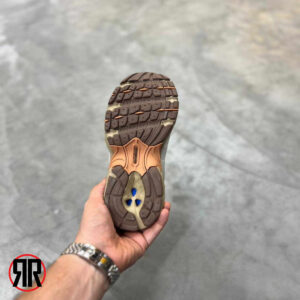 کتونی نیو بالانس 530 کرم قهوه ای-3